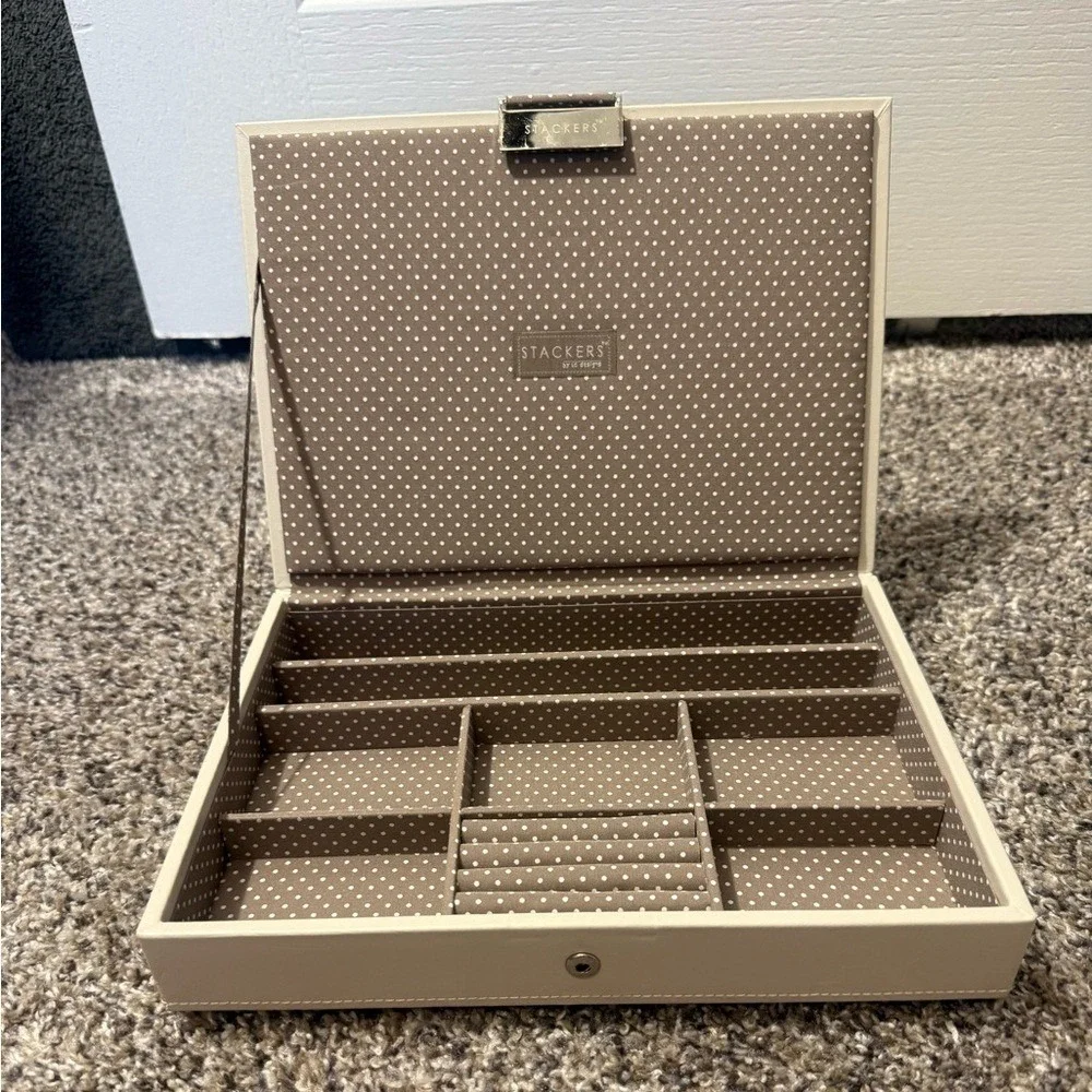The Container Store Cream and Brown‎ Jewelry Organizer